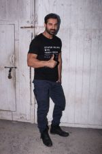 John Abraham at the promotions of Force 2 on 25th Nov 2016 (21)_583851894e93f.jpg