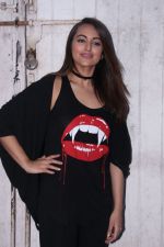 Sonakshi Sinha at the promotions of Force 2 on 25th Nov 2016 (20)_583851c5efb09.jpg