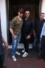 Sidharth Malhotra, Karan Johar on a lunch date on 27th Nov 2016 (20)_583bd7493a16b.jpg