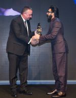 Ranveer Singh at Esquire Man at his best awards on 30th Nov 2016 (7)_583fc997f246a.jpg