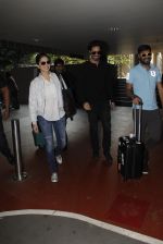 Sunny Leone snapped at airport on 30th Nov 2016 (93)_583fc8fd13f31.JPG