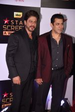 Salman Khan, Shahrukh Khan at 22nd Star Screen Awards 2016 on 4th Dec 2016 (1011)_58465e0603be8.JPG