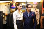 Sonam Kapoor launch raghavendra rathore store on 8th Dec 2016 (453)_584a42168c6a3.JPG