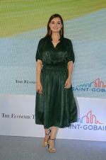 Dia Mirza at economic times summit on 16th Dec 2016 (7)_5854f2c0a25e5.jpg