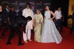 Shahrukh KHan, Amitabh Bachchan, Jaya Bachchan, Aishwarya Rai Bachchan at 14th Sansui COLORS Stardust Awards on 19th Dec 2016 (81)_5858d5a2d5c0b.JPG