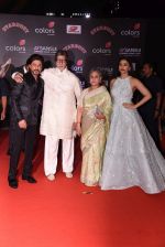 Shahrukh KHan, Amitabh Bachchan, Jaya Bachchan, Aishwarya Rai Bachchan at 14th Sansui COLORS Stardust Awards on 19th Dec 2016 (85)_5858d5a3abb0c.JPG