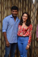 Vishal and Tamannaah Bhatia (8)_5858c884039f4.jpg