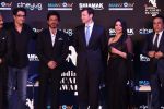 Shah Rukh Khan at a press meet to announce Indian Academy Awards on 21st Dec 2016 (31)_585b8a332b460.JPG