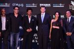 Shah Rukh Khan at a press meet to announce Indian Academy Awards on 21st Dec 2016 (34)_585b8a34be572.JPG