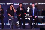 Shah Rukh Khan at a press meet to announce Indian Academy Awards on 21st Dec 2016 (46)_585b8a39e13c4.JPG