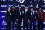 Shah Rukh Khan at a press meet to announce Indian Academy Awards on 21st Dec 2016 (58)_585b8a41d37fa.JPG