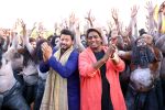 swapnil joshi & ganesh acharya on location of Marathi film Bhikari in Filmcity, Mumbai on 21st Dec 2016 (1)_585b9036c5146.jpg