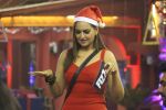 Sonakshi Sinha enters Bigg Boss 10 house on Christmas on  (16)_5860bff25849c.JPG