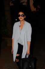 Huma Qureshi snapped post dubbing for her hollywood film Viceroy House on 27th Dec 2016 (4)_586368c69f5c5.JPG