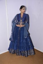 Model at Anju Modi Luxury Festive 2017 collection on 29th Dec 2016 (139)_5866063e7eca2.JPG