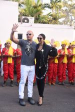 Deepika Padukone greets Vin Diesel who arrived in India on 11th Jan 2017(57)_58774aa7dea26.JPG