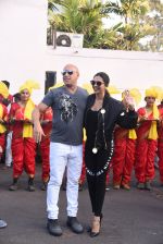 Deepika Padukone greets Vin Diesel who arrived in India on 11th Jan 2017(58)_58774ad1e5b4a.JPG