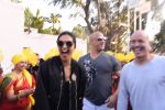 Deepika Padukone greets Vin Diesel who arrived in India on 11th Jan 2017(74)_58774ad570af5.JPG