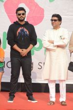 Arjun Kapoor, Raj Thackeray at Be Happy event in Mumbai on 14th Jan 2017 (57)_587b68558cf68.JPG