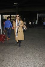 Neha Dhupia snapped at airport on 16th Jan 2017 (11)_587db6207da38.jpg