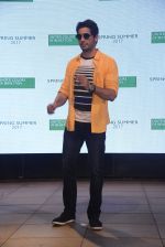 Sidharth Malhotra at Benetton show on 18th Jan 2017 (21)_58808e43311e7.JPG