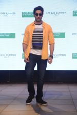 Sidharth Malhotra at Benetton show on 18th Jan 2017 (23)_58808e44a1262.JPG