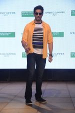 Sidharth Malhotra at Benetton show on 18th Jan 2017 (24)_58808e456a75f.JPG