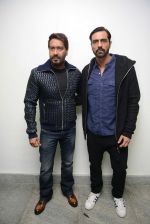 Ajay Devgan, Arjun Rampal at Super Fight league press meet on 19th Jan 2017 (44)_5881d0f8b4fbc.jpg