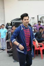 Varun Dhawan snapped at mehboob studio on 19th Jan 2017 (23)_5881c15dda1db.jpg