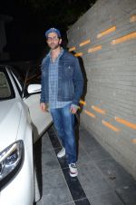 Hrithik Roshan party in the night on 21st Jan 2017 (31)_5885a50b3f80c.JPG