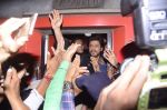 Shah Rukh Khan takes train to Delhi on 23rd Jan 2017 (12)_5886f590a6888.jpg