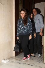 Kareena Kapoor and Sophie Chaudhary snapped at Manish Malhotra house on 26th Jan 2017 (14)_588aef4230f4b.jpg