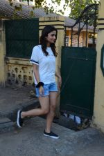 Alia Bhatt snapped in Mumbai on 28th Jan 2017 (10)_588df26b0e8d2.JPG