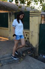 Alia Bhatt snapped in Mumbai on 28th Jan 2017 (17)_588df27ba115e.JPG