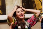 Mahira Khan in Dubai  (1)_588df4f2db4e4.jpg