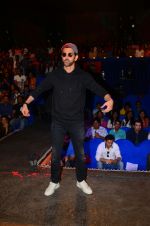 Hrithik Roshan promote Kaabil on the sets of The Kapil Sharma Show on 29th Jan 2017 (14)_588edd795fdbf.jpg