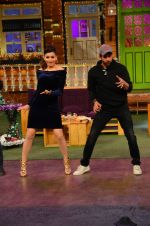 Urvashi Rautela, Hrithik Roshan promote Kaabil on the sets of The Kapil Sharma Show on 29th Jan 2017 (8)_588edd7fbbebb.jpg