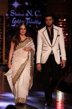 Manish Paul walk the Ramp For Cancer Patients at Fevicol Caring with Style on 26th Feb 2017