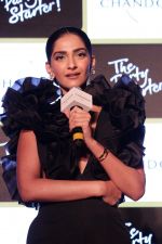 Sonam Kapoor at Chandon_s Party Starter Song with singer Anushka on 2nd March 2017 (32)_58b93dae1934d.JPG