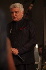 Javed Akhtar walk the ramp for Mijwan-Summer 2017 Show on 5th March 2017 (1)_58bd105df37d5.JPG