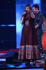 Alka Yagnik At Semi Finale Of The Voice India Season 2 on 6th March 2017 (5)_58be575781672.JPG