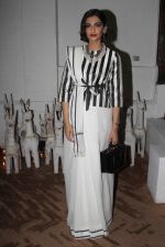 Sonam Kapoor at Raw Mango_s store launch on 9th March 2017 (14)_58c39a1036572.JPG