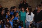 Alia Bhatt at special screening of film Beauty and the Beast with NGO Kids on 16th March 2017 (5)_58cb9c38f25c0.JPG