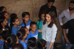 Alia Bhatt at special screening of film Beauty and the Beast with NGO Kids on 16th March 2017 (6)_58cb9c410eac4.JPG