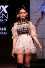 Model walk the ramp at The Max Design Awards 2017 Grand Finale Student Edition on 23rd March 2017 (9)_58d51f70e7798.JPG