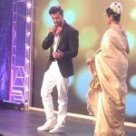 Hrithik Roshan On Red Carpet Of Hello Hall Of Fame Awards on 29th March 2017 (29)_58dcceec52f23.jpg