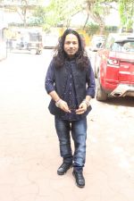 Kailash Kher at the Song Launch Of Vote Do For Movie Blue Mountains on 29th March 2017 (12)_58dcd10c0e137.JPG