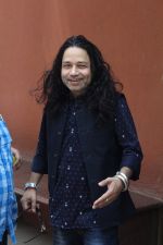 Kailash Kher at the Song Launch Of Vote Do For Movie Blue Mountains on 29th March 2017 (2)_58dcd0f78823f.JPG