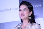 Sunny Leone at the Unveiling Of Jewelsouk.Com New Brand Ambassador on 18th April 2017 (24)_58f707b6a926f.JPG