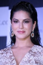 Sunny Leone at the Unveiling Of Jewelsouk.Com New Brand Ambassador on 18th April 2017 (27)_58f707bbc962b.JPG